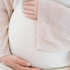 其中，中国的智能🦋孕宝国际手机品牌厂🏗商可能受🍿🗨冲击最重➰，而苹果、🤲